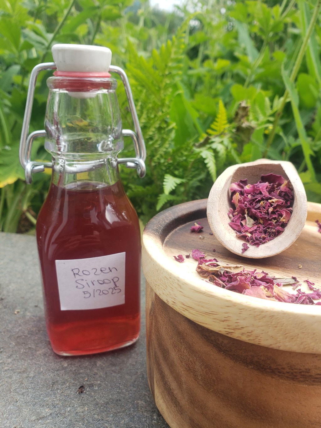 Rozen als hartenveroveraars: rozenzalf en&nbsp;rozensiroop